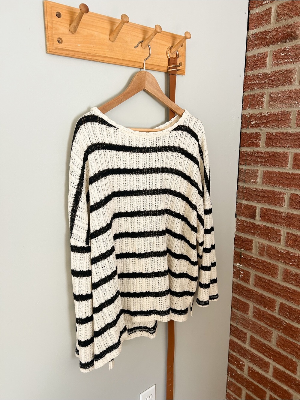 Reitmans Black and White Striped Crewneck Sweater